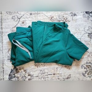 Hunter Green FIGS Set Large Top XL Pants